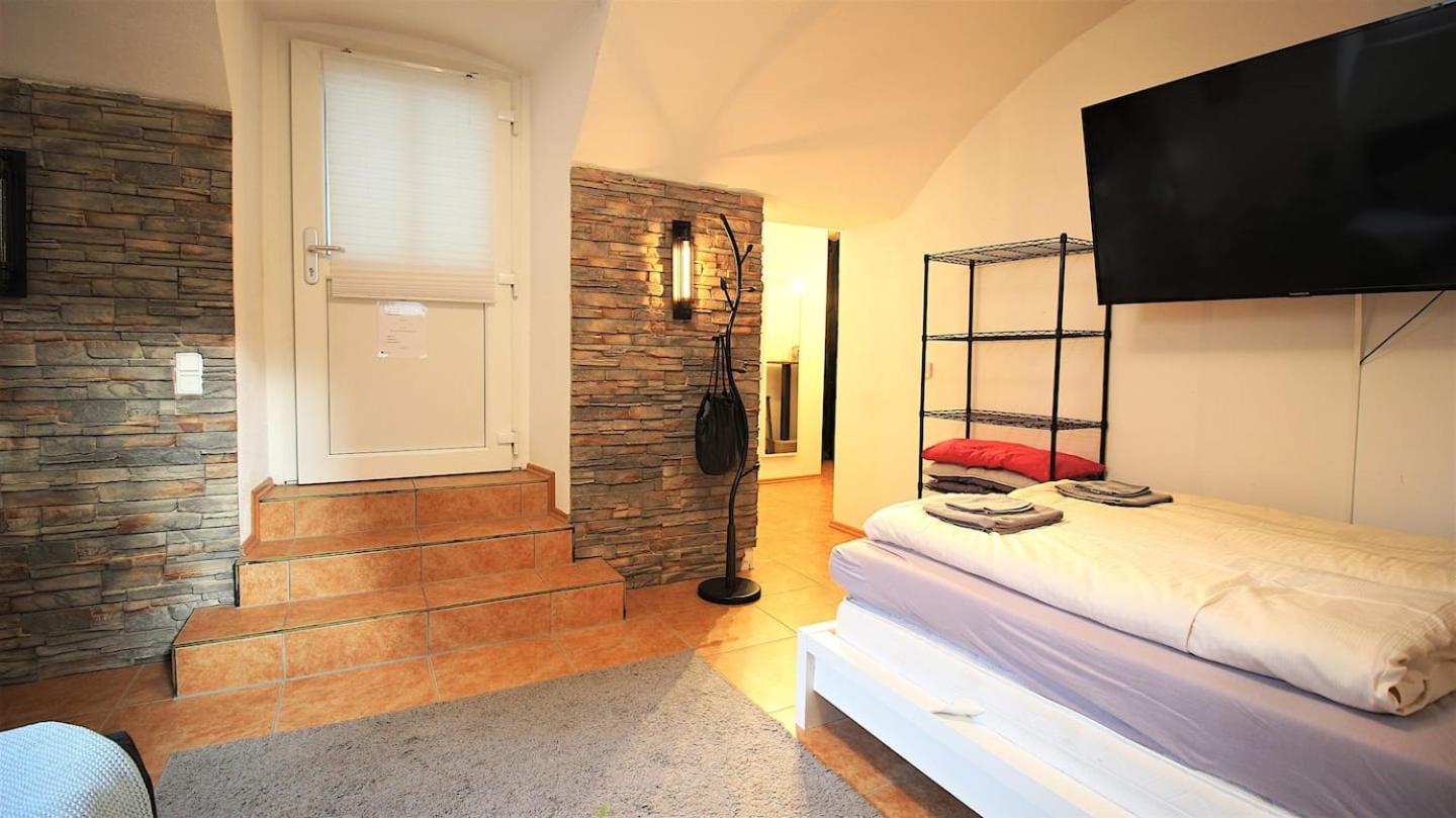 Fully Equipped Apartment Near Main Station Würzburg Esterno foto