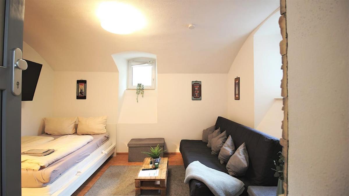 Fully Equipped Apartment Near Main Station Würzburg Esterno foto