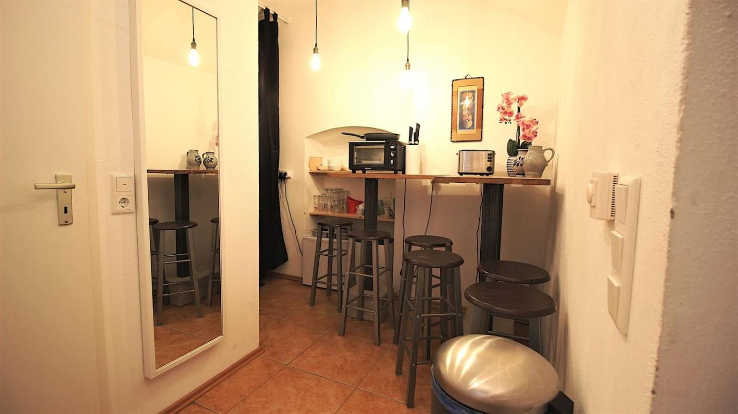 Fully Equipped Apartment Near Main Station Würzburg Esterno foto